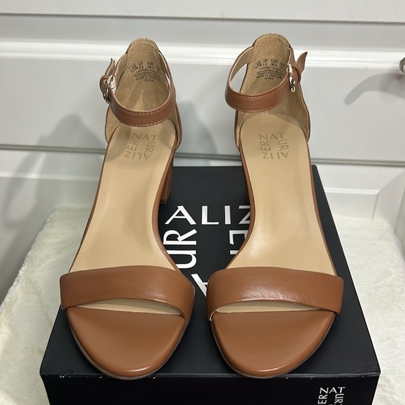 New! Naturalizer Vera Sandal English Tea - Picture 3 of 15